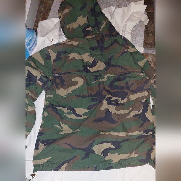 Forever 21 camp breaker - Picture 4 of 4